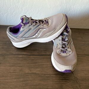 Saucony Cohesion‎ 15 Running Shoes Women Grape Pop Size 9 (S10701-25)